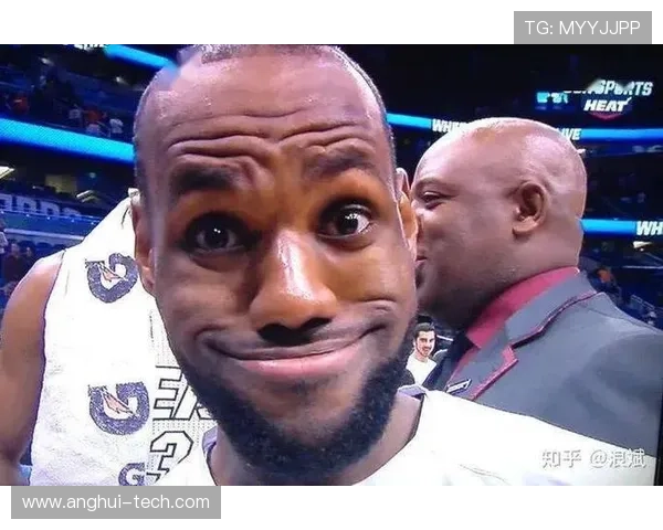 足球明星整牙前后对比揭秘笑容变化引发球迷热议