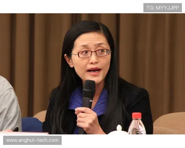 专访陈芳：深入探讨足球成功的秘诀与未来发展方向